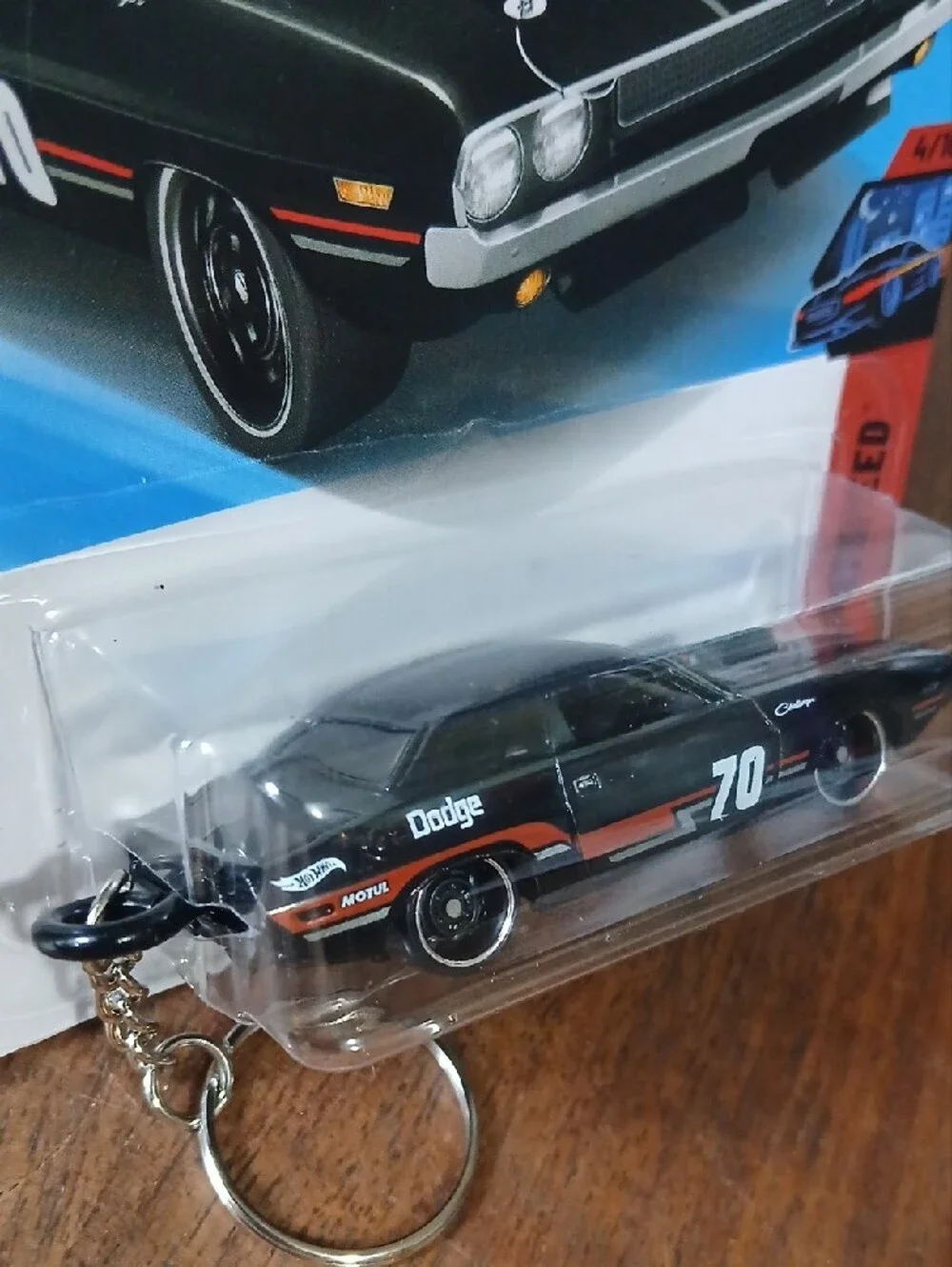 Black Dodge Hemi Challenger Key & Card Holder Keychain